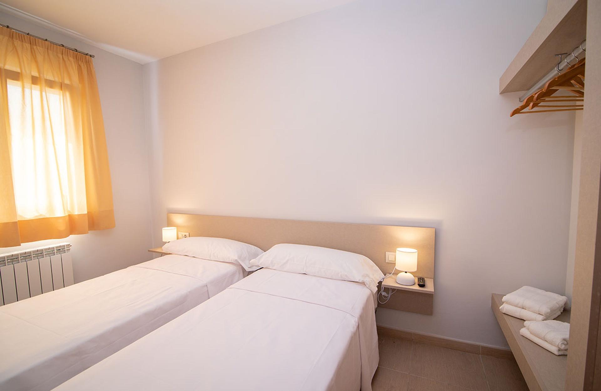 Hospedería Les Coves, alojamiento con cocina basada en platos típicos cerca de Villanueva de Alcolea.