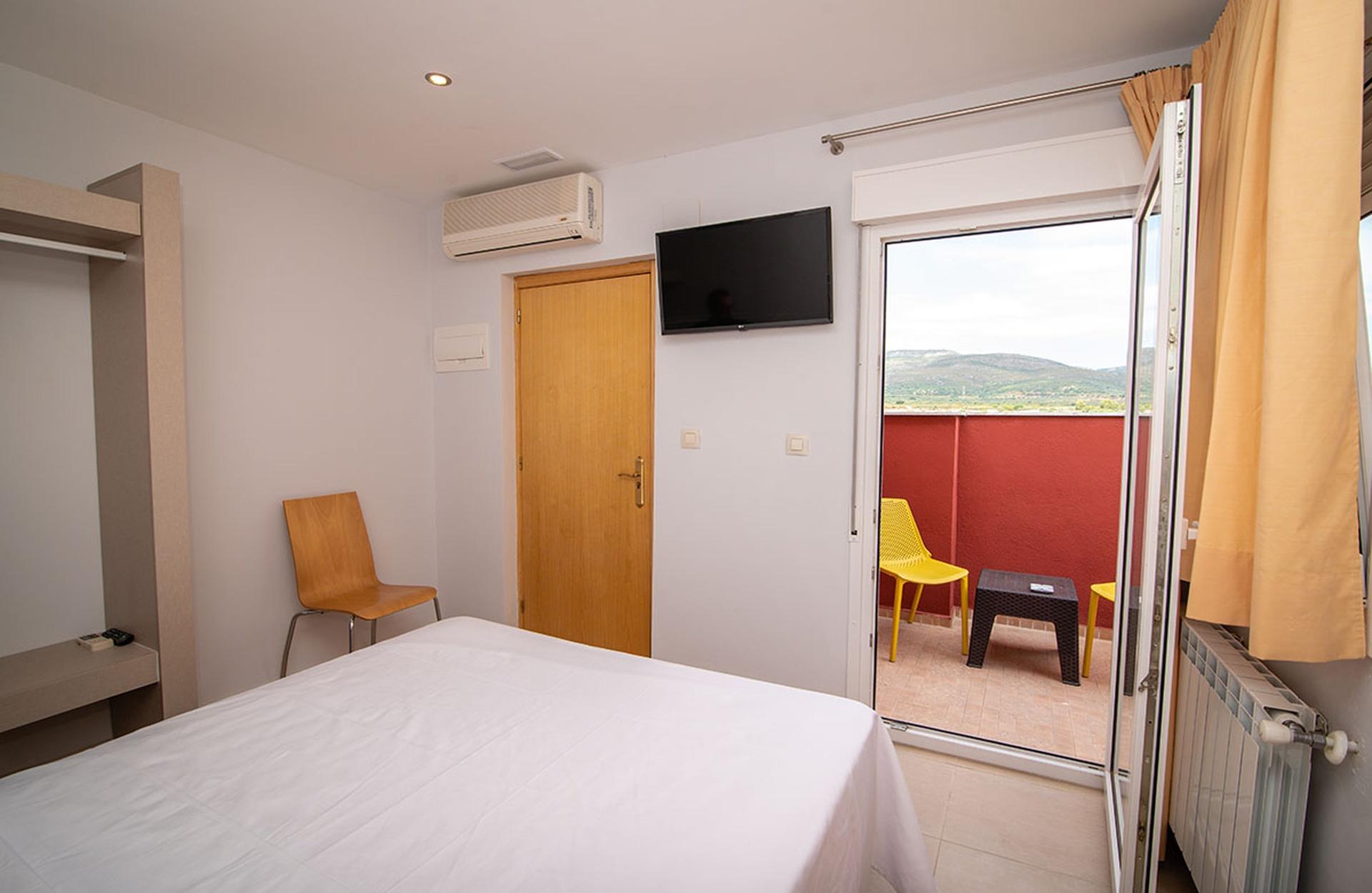 Hospedería Les Coves, alojamiento con entorno ideal para disfrutar del deporte cerca de Albocácer.